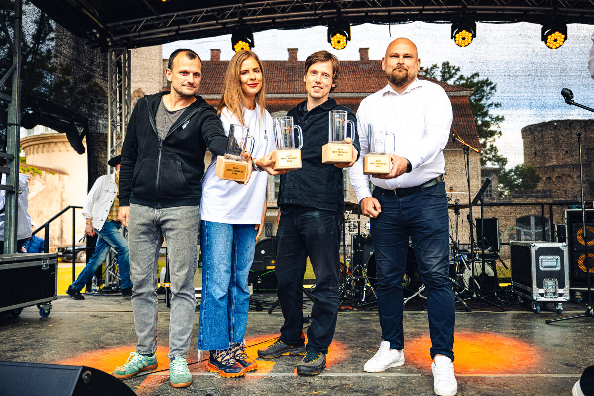 Cēsu Alus svētkos 2026. gada jūnijā Malduguns "Švīka" saņēma balvu kā labākais pilzenes alus. Attēlā otrais no labās puses Malduguns vadītājs Krišjānis Zeļģis.